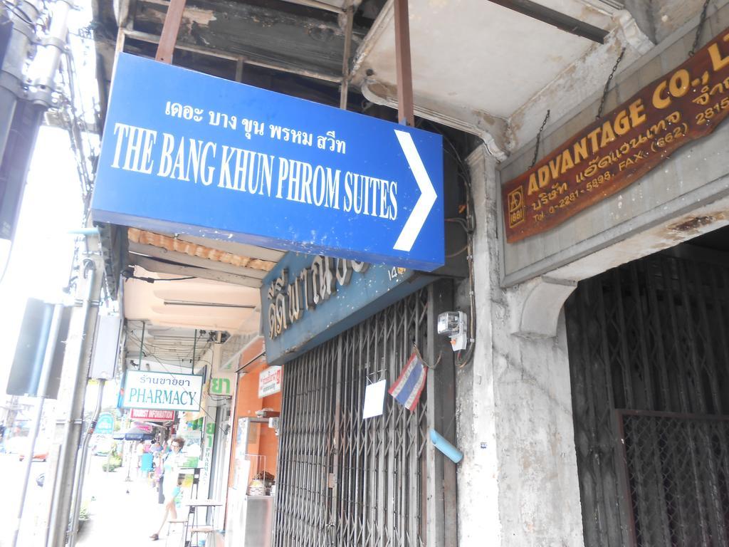 The Bang Khun Phrom Suites Bangkok Buitenkant foto
