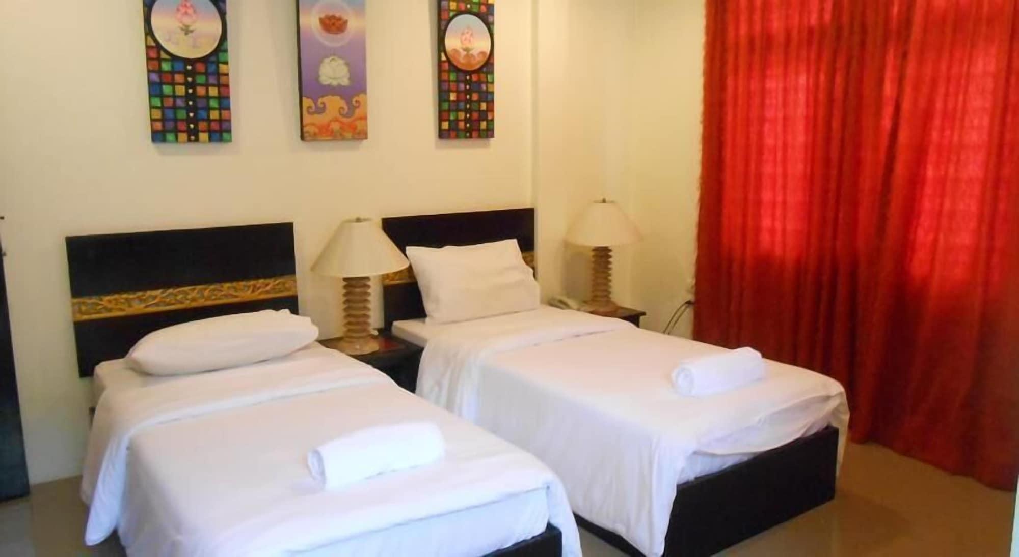 The Bang Khun Phrom Suites Bangkok Buitenkant foto