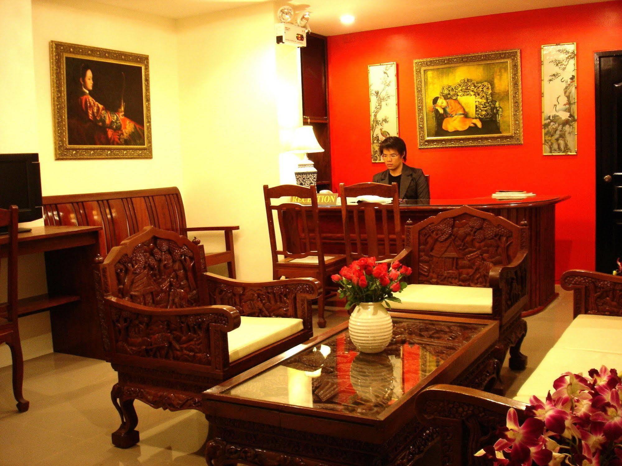 The Bang Khun Phrom Suites Bangkok Buitenkant foto