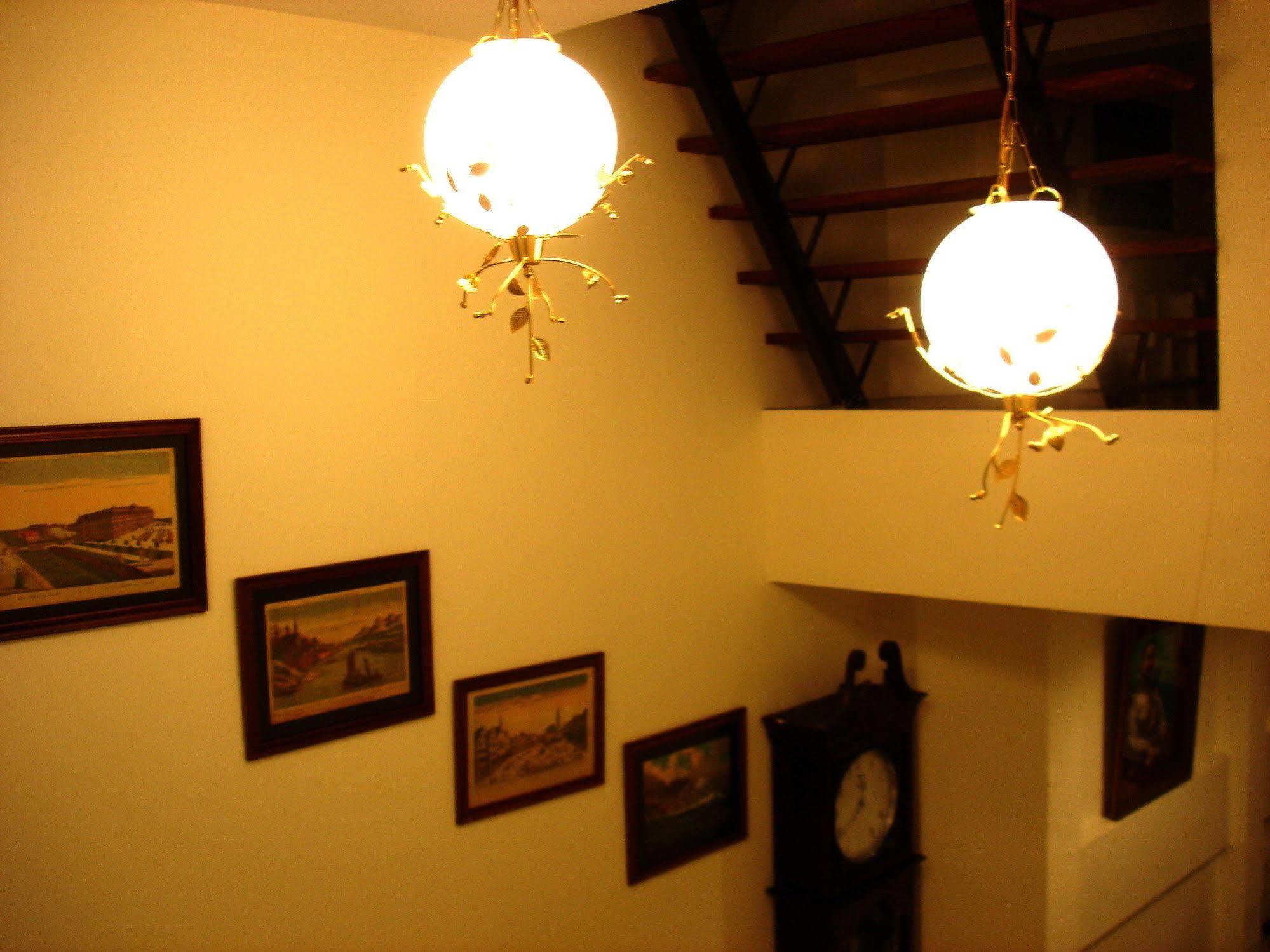 The Bang Khun Phrom Suites Bangkok Buitenkant foto